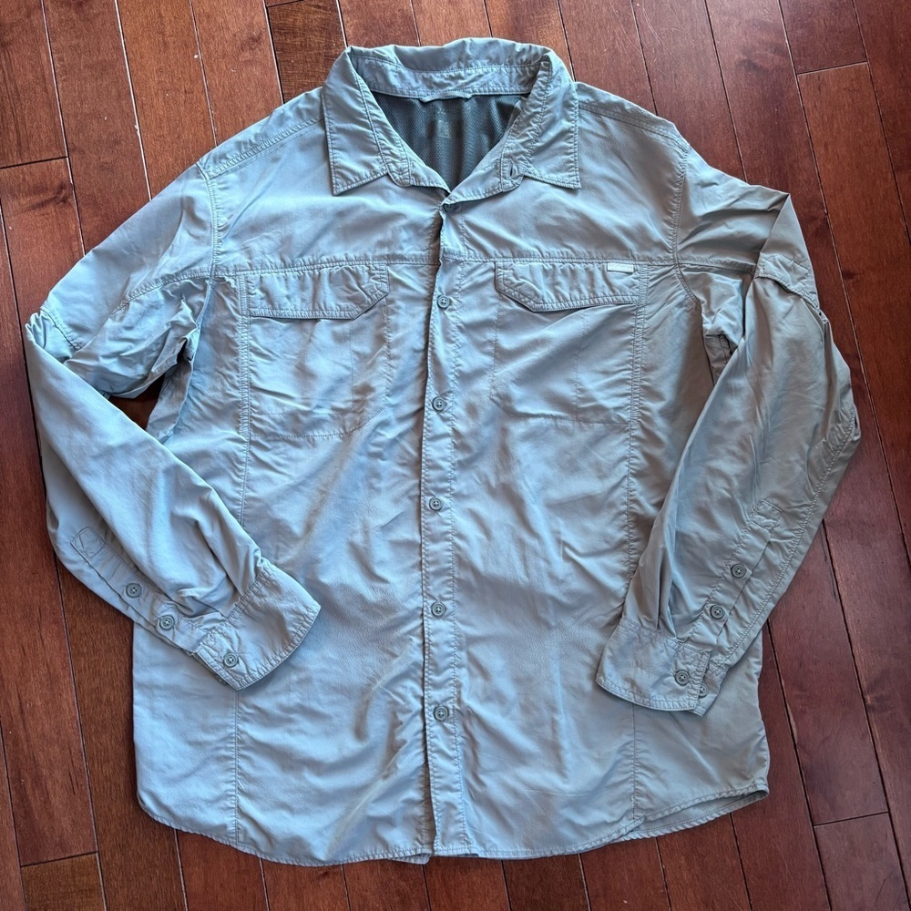 Columbia Men's Casual Light Gray Button Down Fishing Shirt Omni Shield